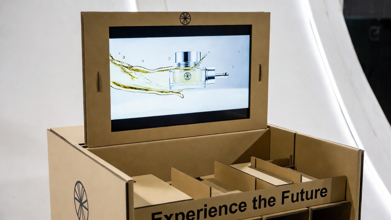 Integrated Retail Display With LCD Screen.jpg