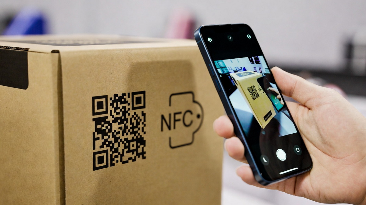 Smart POP Display With QR Code and NFC Integration.jpg